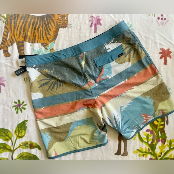 O’NEILL - Hyperfreak Board Short (Rare)- NWT - Picture 3 of 3